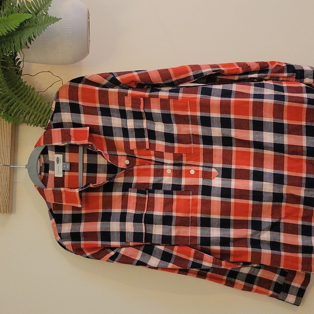 NWOT- Old Navy Boyfriend Shirt. M